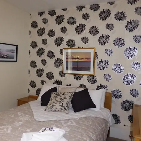 Bailey Ground Hotel