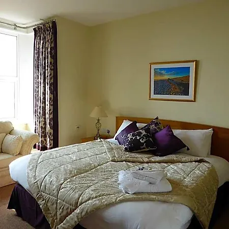 Bailey Ground Hotel