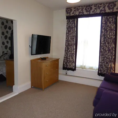 Bailey Ground Hotel